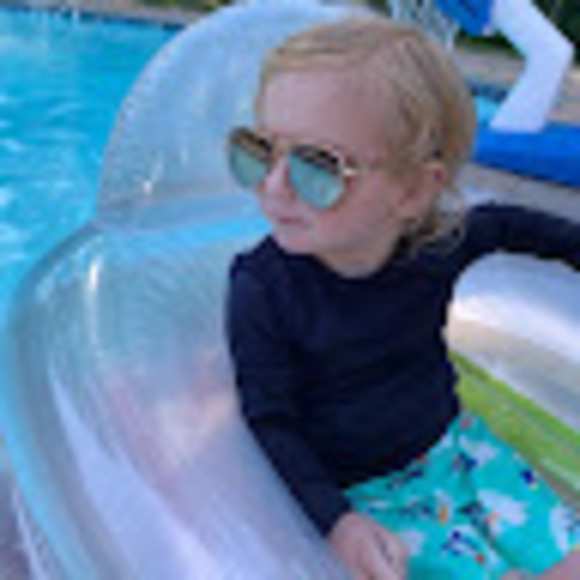 Meet your Posher, Rachel - Picture 1 of 1